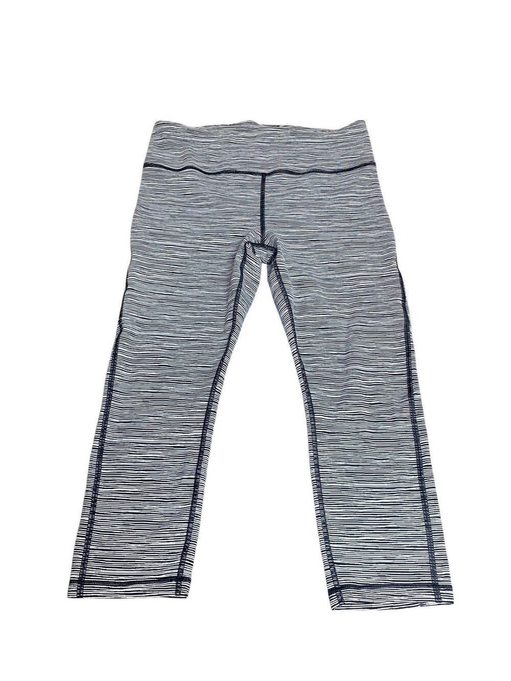 Athleta Women's Ultimate Capri Linear Lines Black White Size Medium